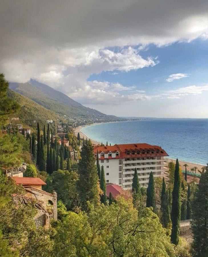 Calipso Sea Hotel Гагра Экстерьер фото